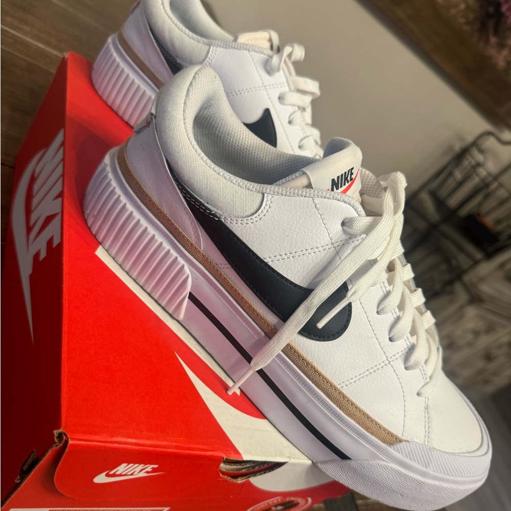 Nike Court Legacy Lift Shoes